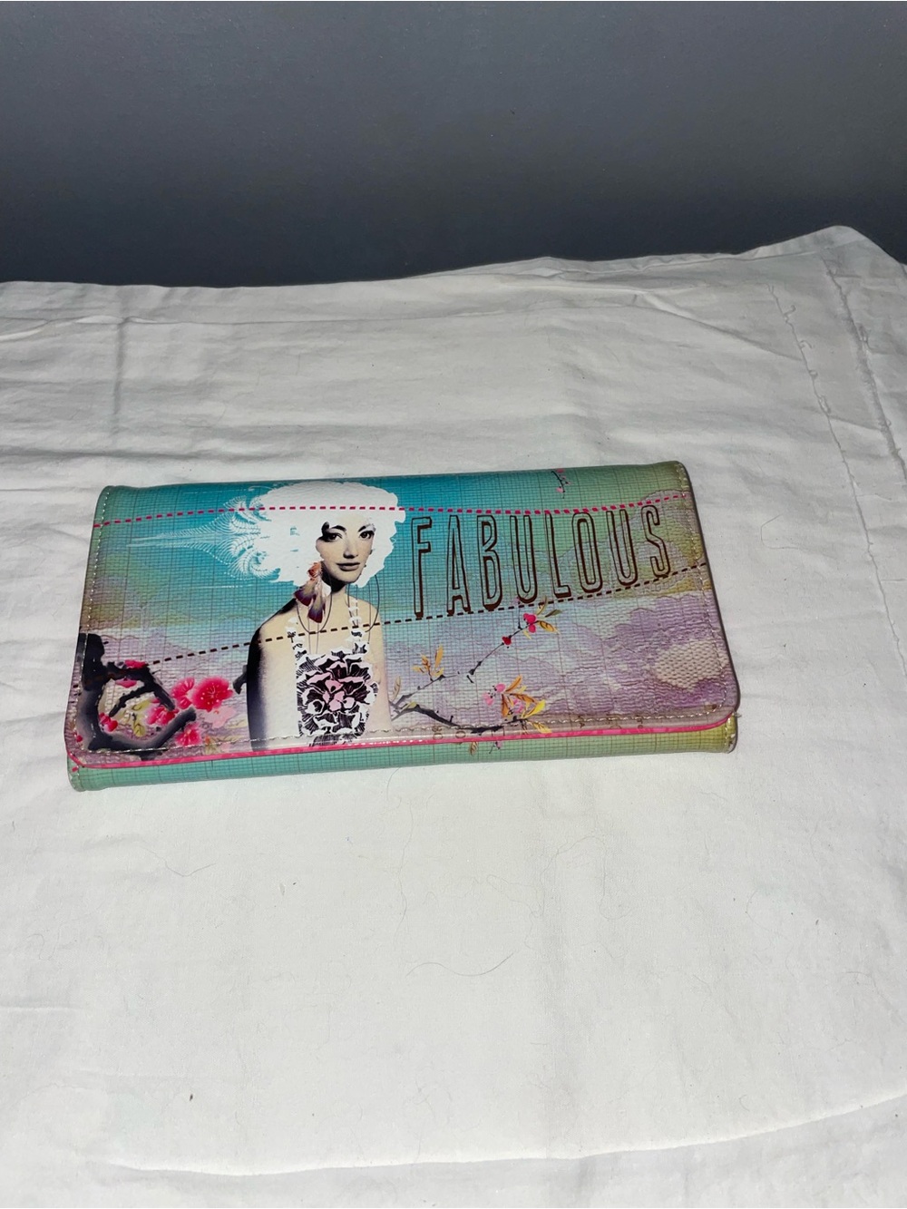 Women’s Papaya Fabulous Illustrated Multi-Color Wallet pink